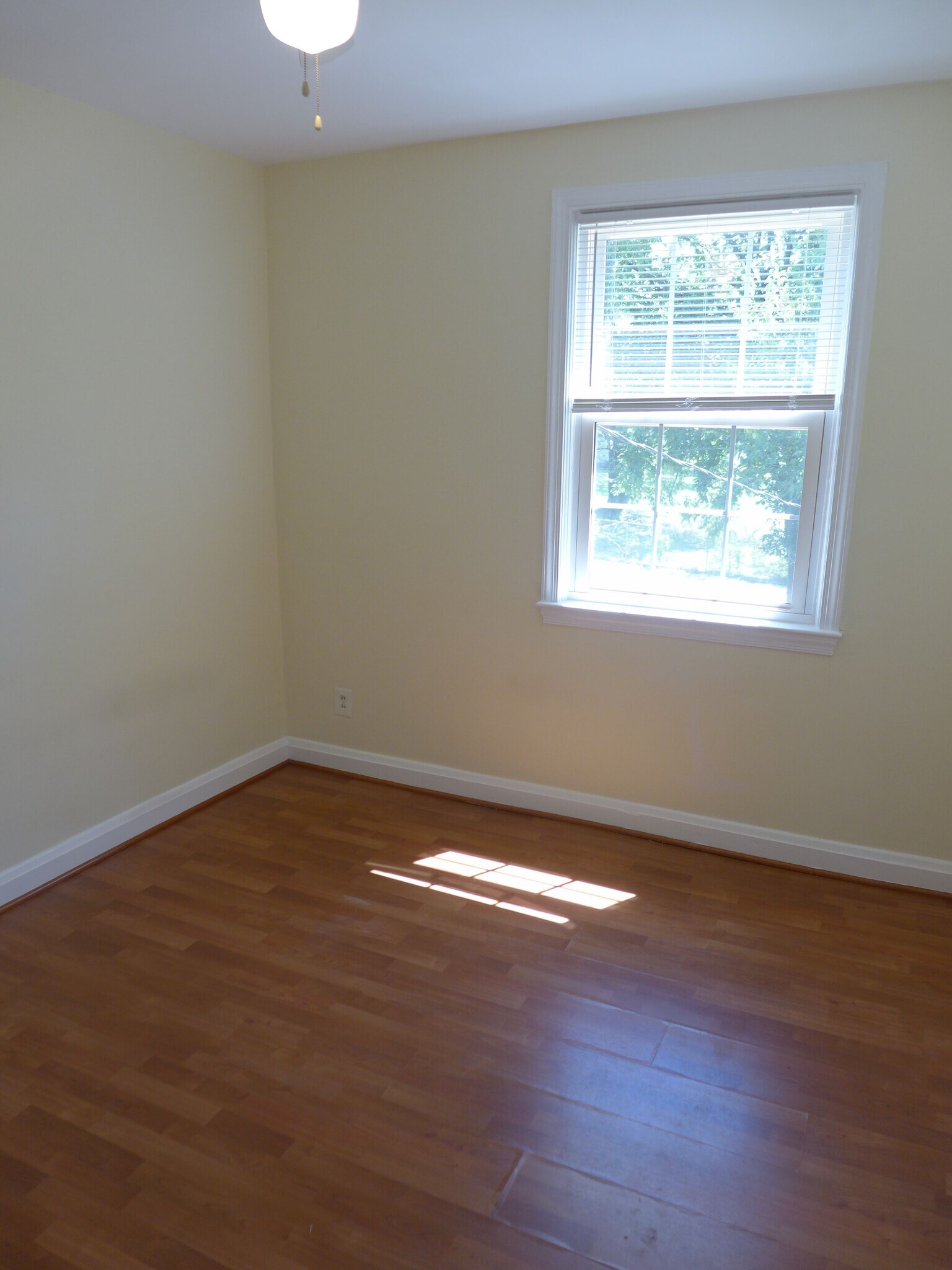 Building Photo - 1129 Gleneagle Rd