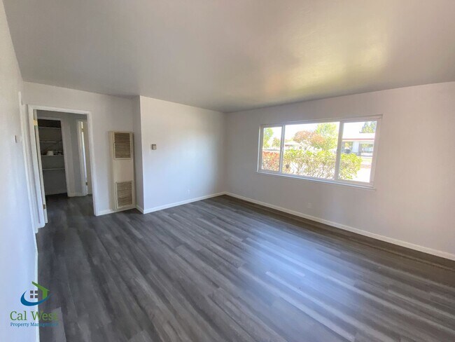 Building Photo - 01776 -3619/3621  Camden Avenue