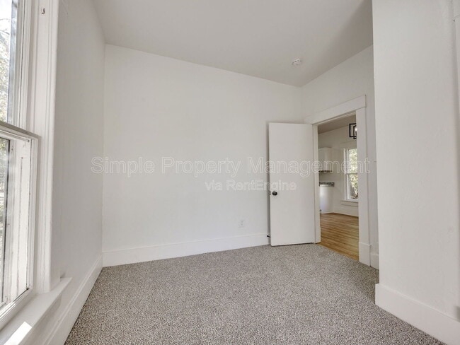 Building Photo - 811 W Wade St