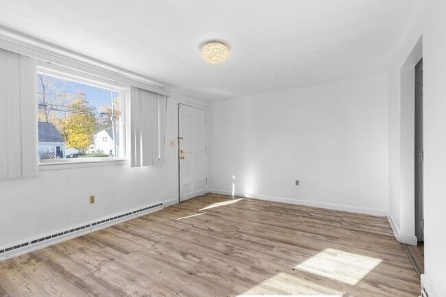 Building Photo - 96 Hill St