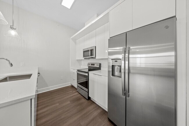 Building Photo - 121 34th St