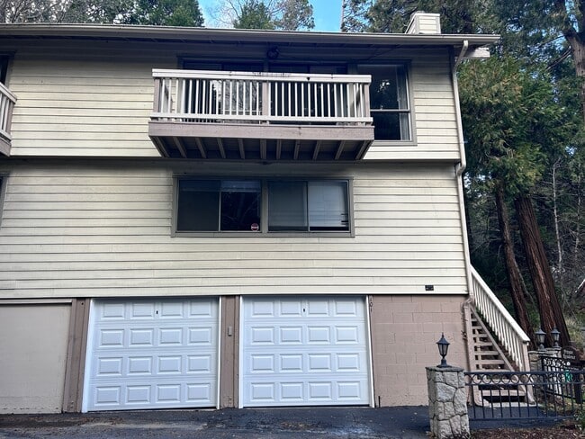 Building Photo - 101 Rockledge Ln