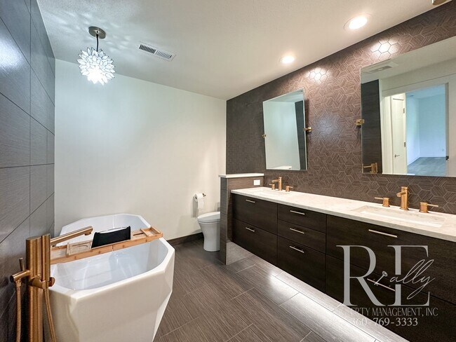 Building Photo - Mid-Century Modern Dream Home with Chef’s ...