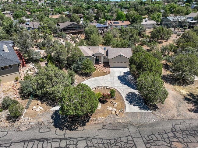 Building Photo - Immaculate 3 bedroom, 2 bath home in Prescott Heights