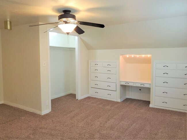 Building Photo - AMAZING 5 BED, 2 BATH MILLERS ADDITION NW OKC