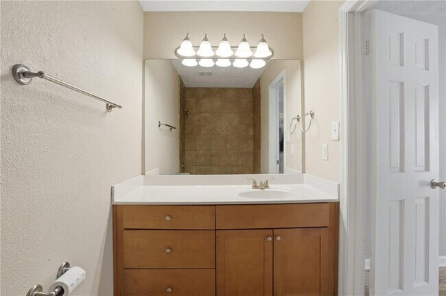 Building Photo - 215 Winding River Dr