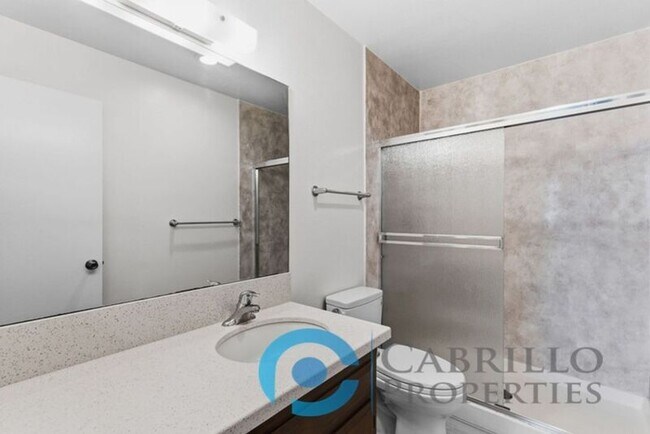 Building Photo - 4622 Hamilton St