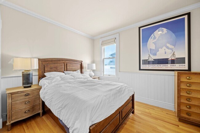 Building Photo - 215 Bridgeway-2