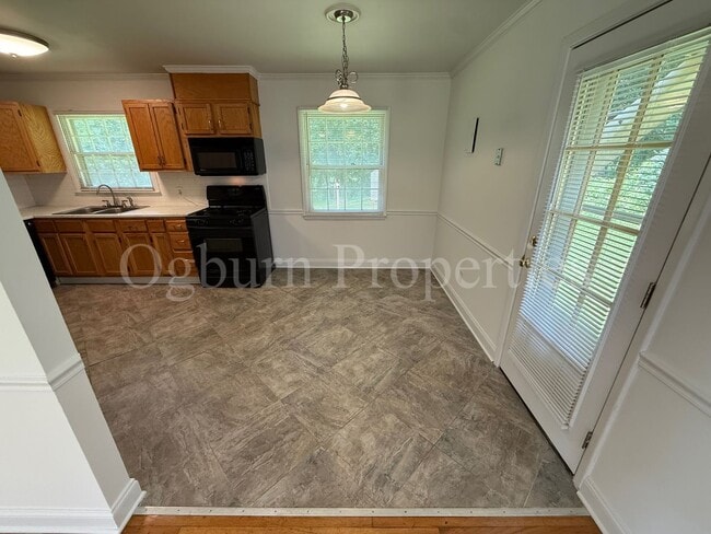 Building Photo - 4136 Sunflower-3BR/2BA-HOME!!!