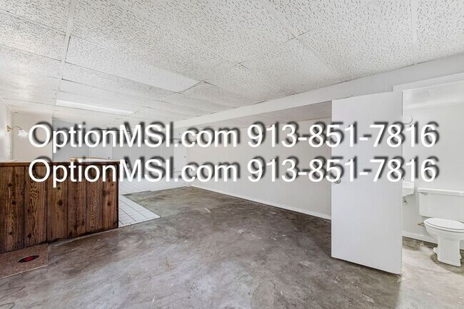 Building Photo - 1/2 month free if moved in by 1/25/26!! Move-in ready!!