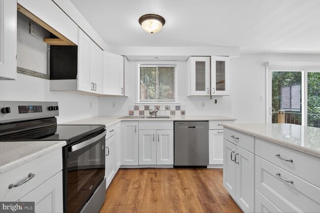 Building Photo - 7827 Archbold Terrace