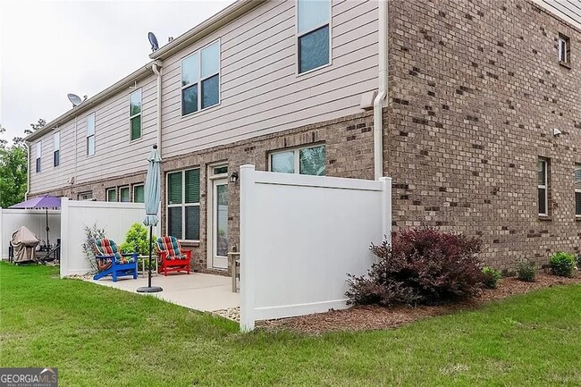 Building Photo - 2344 Attewood Dr