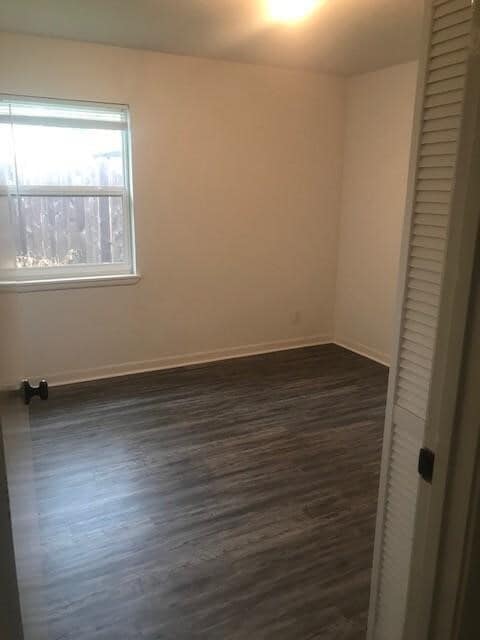 Building Photo - 151 Oak Dr