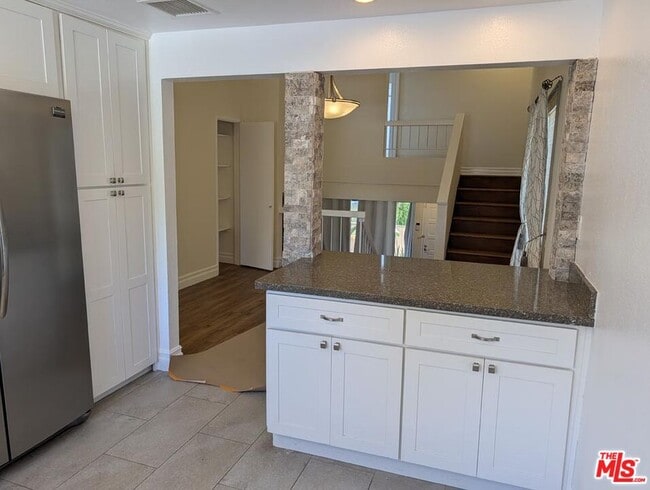 Building Photo - 10051 Topanga Canyon Blvd