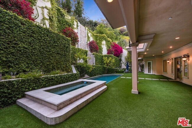 Building Photo - 1455 Robmar Dr