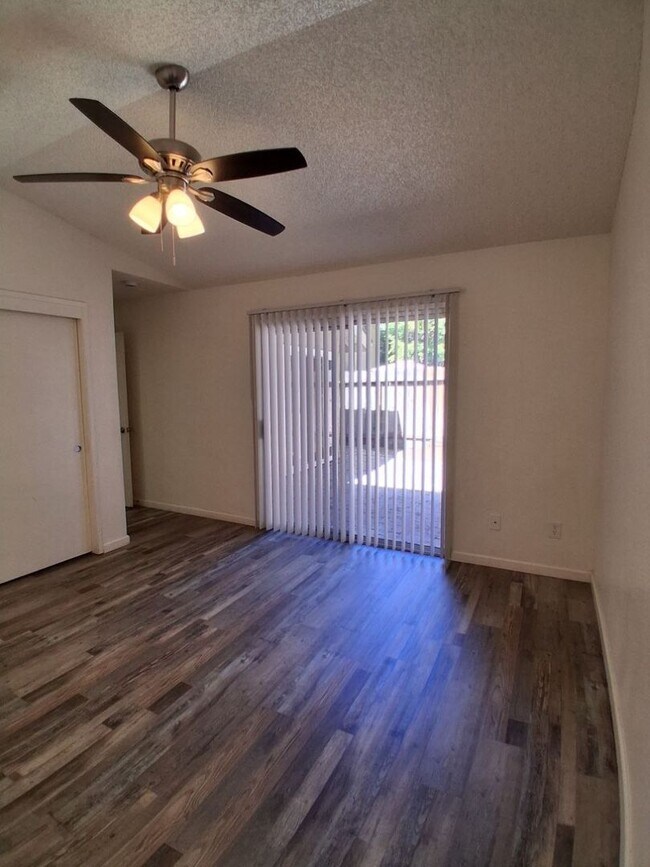 Building Photo - 2068 W Magill Ave