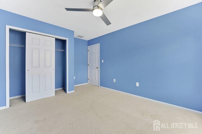 Building Photo - 102 Berkshire Dr
