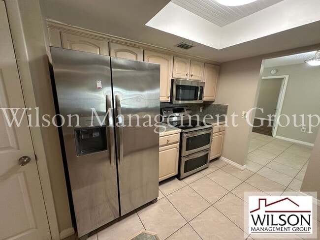 Building Photo - 620 Lakespur Ln
