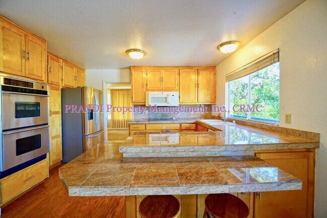 Building Photo - Private and Spacious Novato Home with 3 Ca...