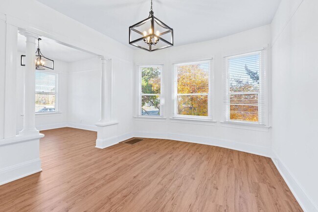 Building Photo - Downtown Napa 2 bdrm 1.5 Bath Home Availab...