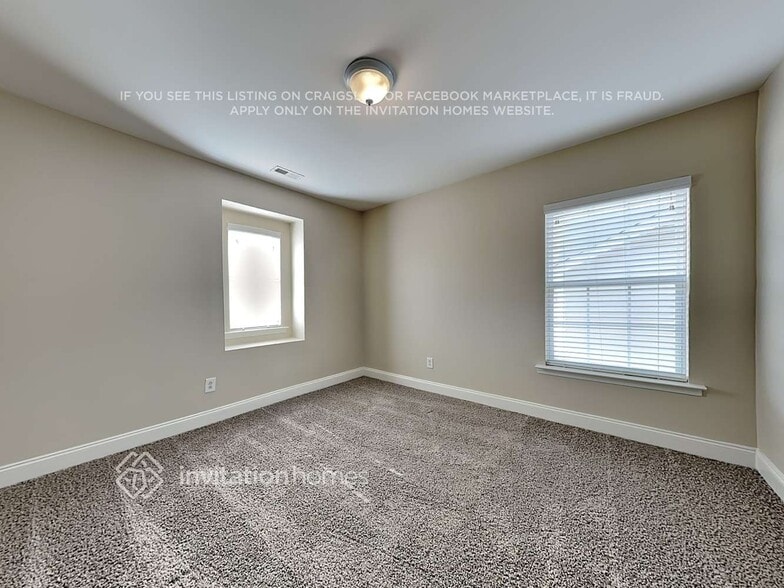 Building Photo - 208 Edgecroft Way