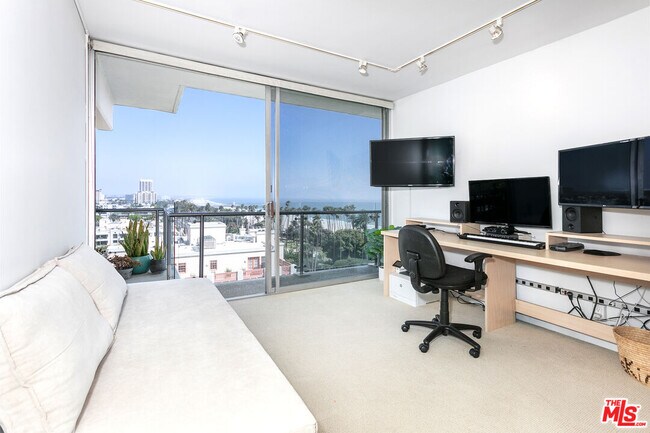 Building Photo - 535 Ocean Ave