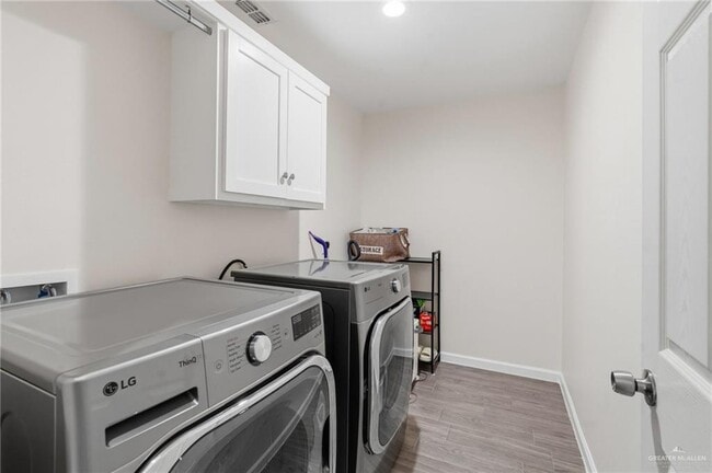 Building Photo - 15 Providence Ave