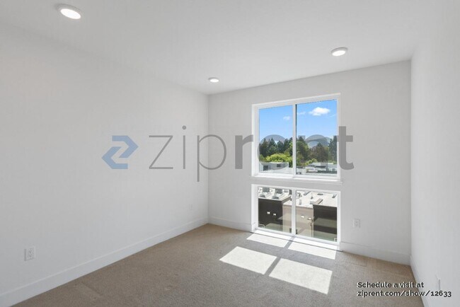 Building Photo - 3768 Capitol Ave