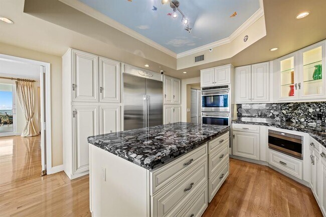 Building Photo - 3055 Harbor Dr