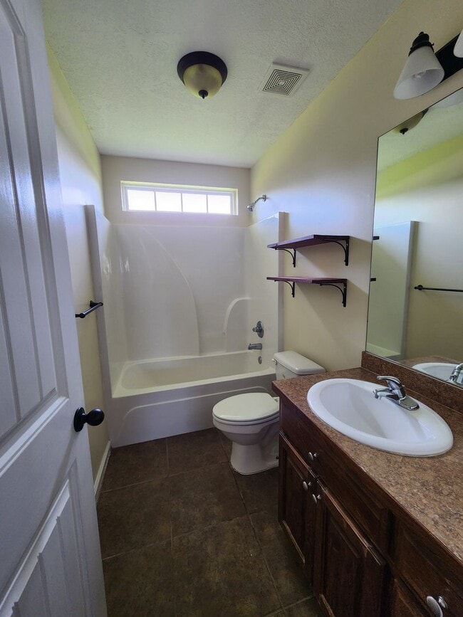 Building Photo - 70 Mill Pond Pl