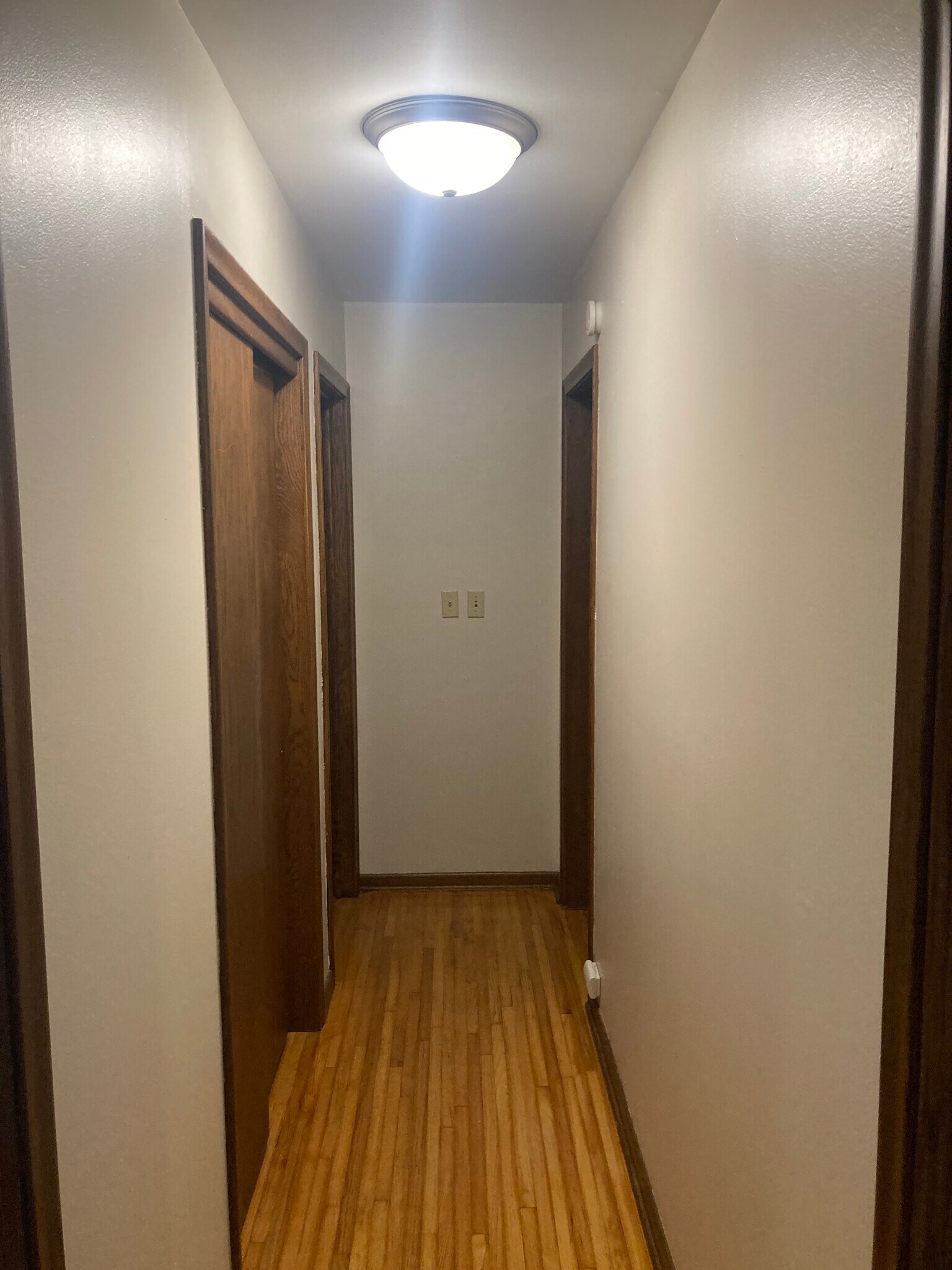 3080A Hallway with Linin - 3080 Perrot Ave S