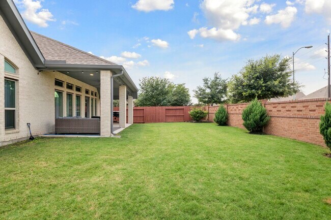 Building Photo - 23322 Amoroso St