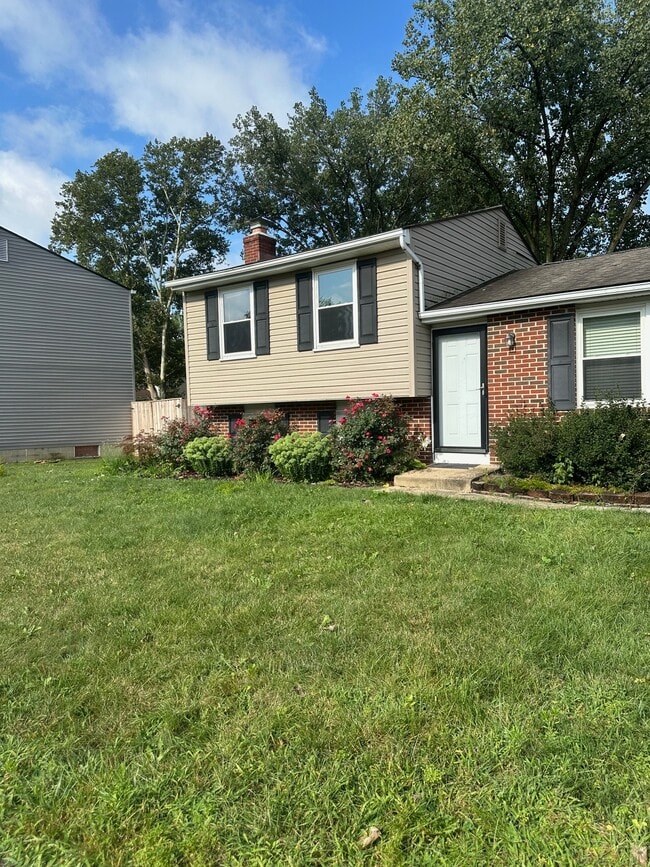 Primary Photo - 651 Dovalon Pl