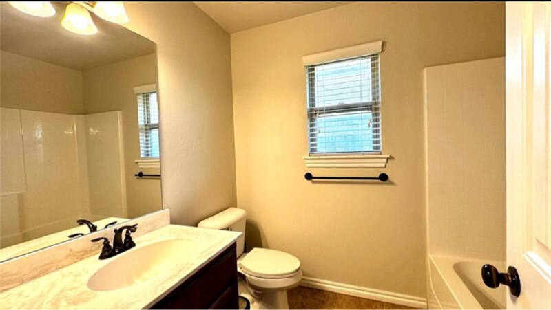 Building Photo - 1328 Ridgeway Dr