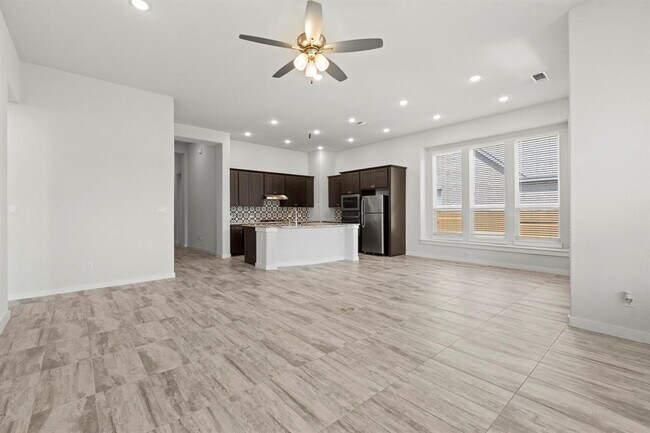 Building Photo - 1204 Texas Ash Ln