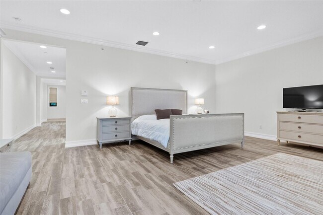 Building Photo - 105 Isle of Venice Dr