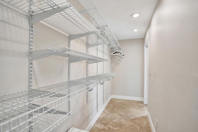 Building Photo - 1145 NE 12th Ave