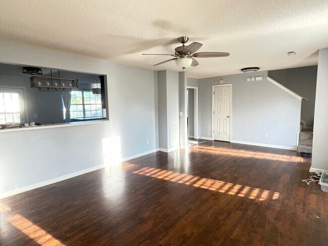 Building Photo - 4004 Arnst Way