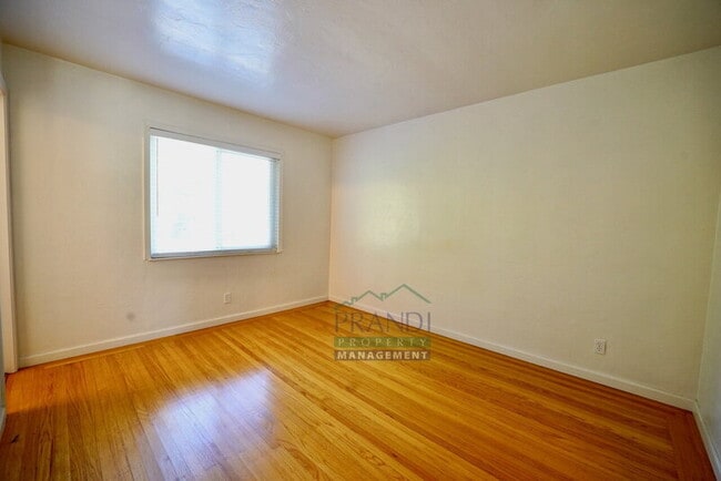 Building Photo - 2309 Fifth Ave