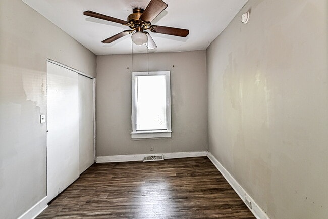 Building Photo - 5224 Ridgeway St