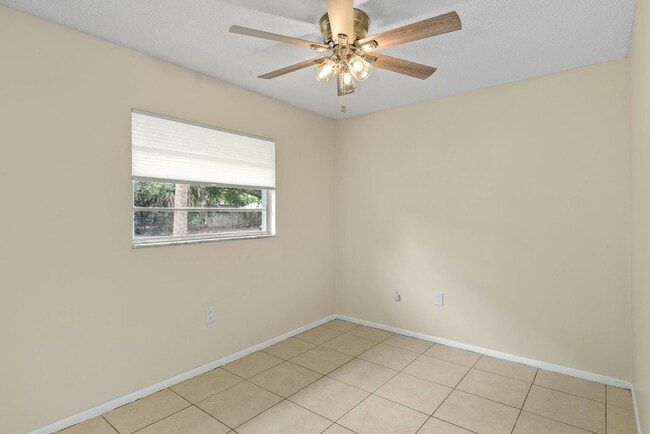 Building Photo - Newly remodeled 2 bedroom, 1 bath in Kissimmee
