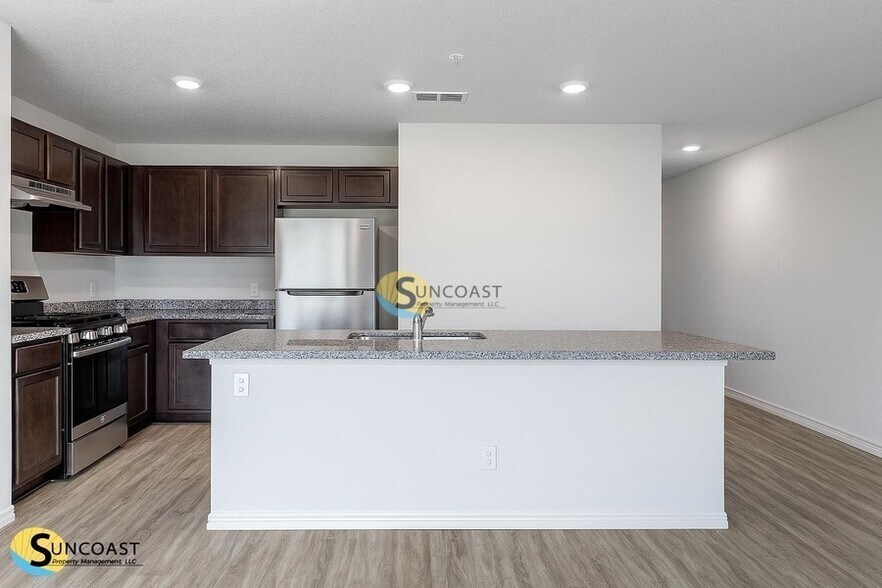 Building Photo - 6408 Sweetbay Ln