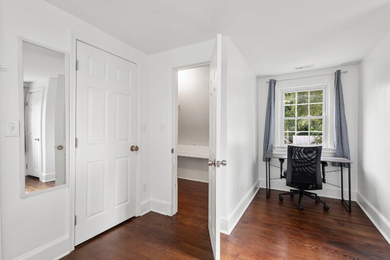 Building Photo - 123 Hopewell St