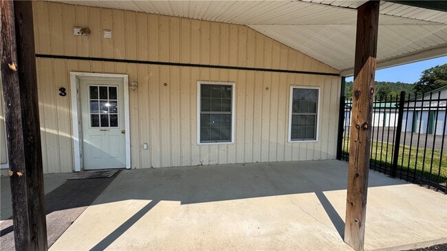 Primary Photo - 130 Test Rd