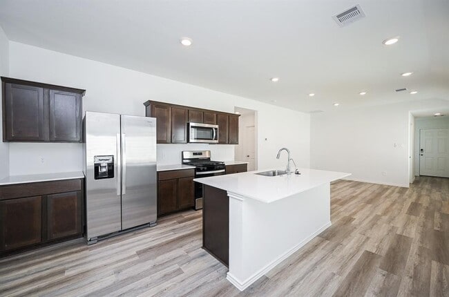 Building Photo - 16738 Paintbrush Holw Ln