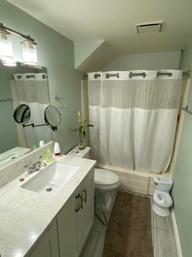 Building Photo - 2397 Donnington Way