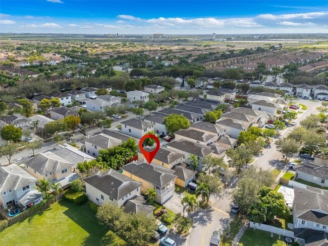 Building Photo - 239 SE 31st Terrace