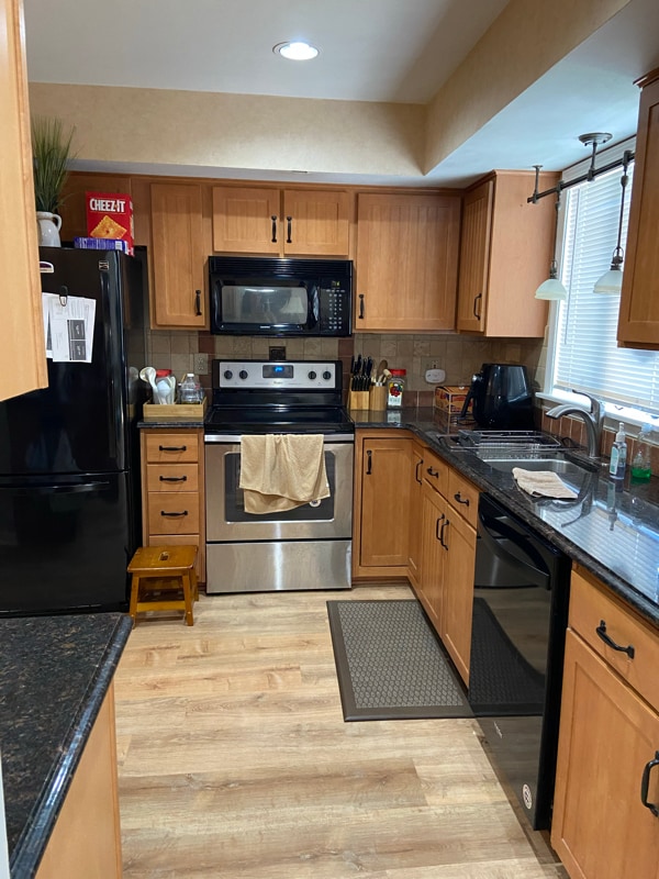 Building Photo - 73 Midlake Cir