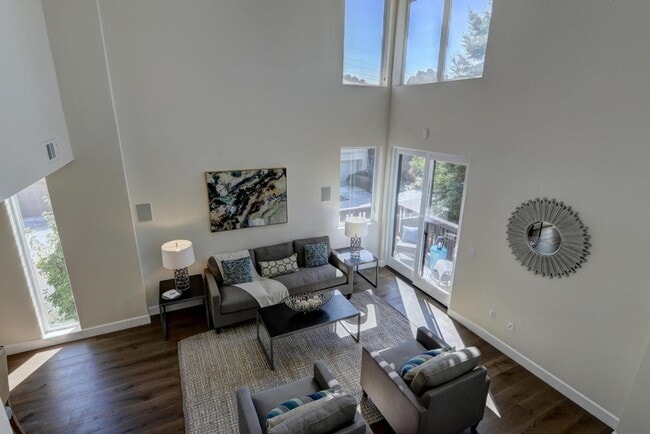 Building Photo - Exceptional End-Unit Townhome in Sterling Park – Palo Alto Living at Its Best!
