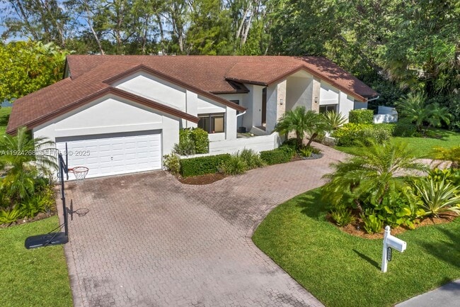 Primary Photo - 5800 SW 73rd Ave